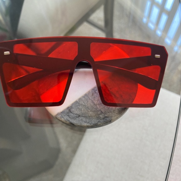 Trendy Sunglasses - Picture 1 of 4